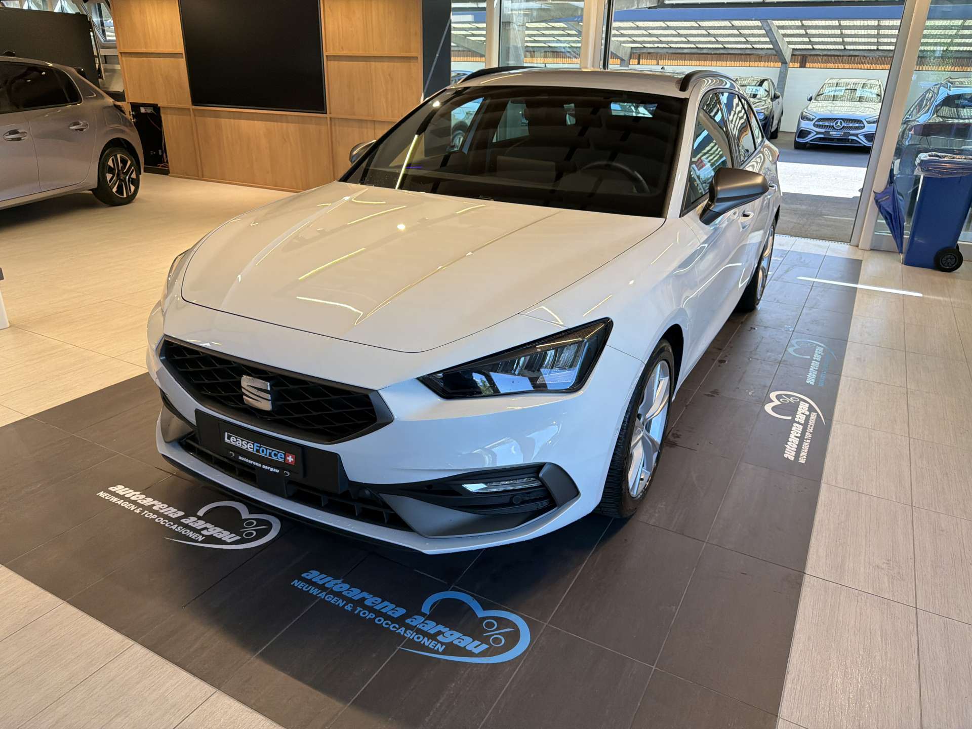 SEAT Leon ST 1.5 eTSi mHEV FR DSG-Automat-image-0