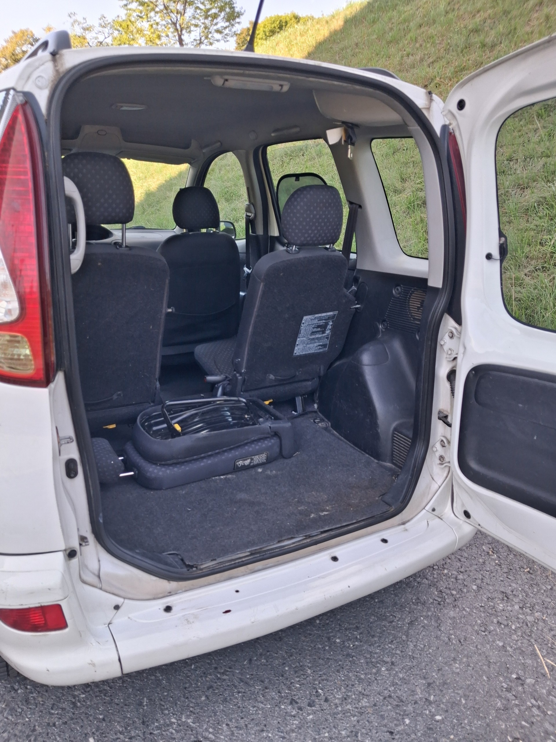 TOYOTA Yaris Verso 1.3 Linea Luna-image-6
