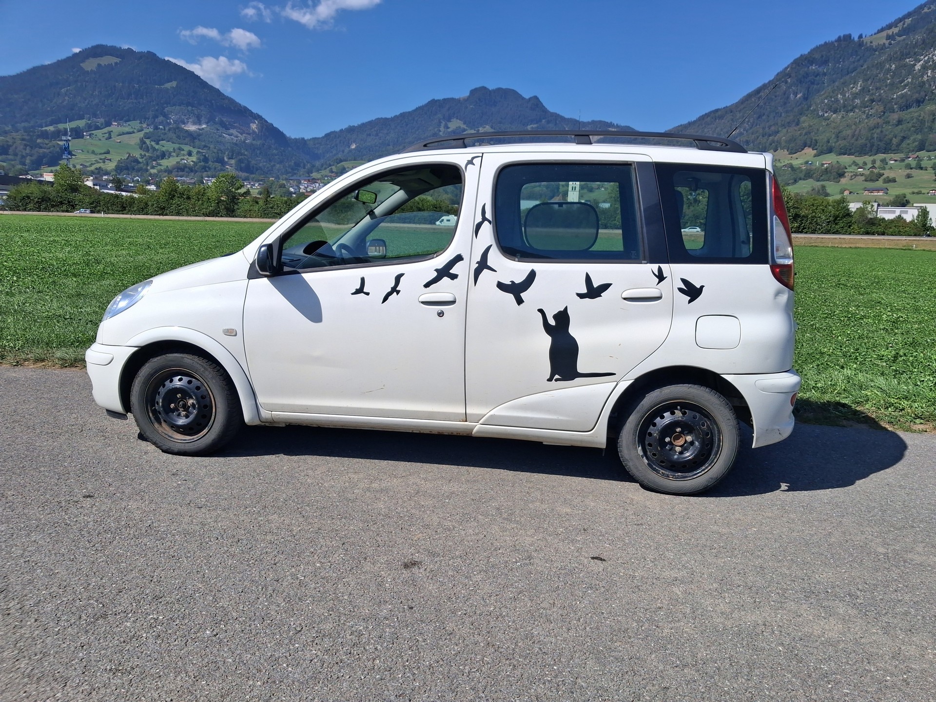 TOYOTA Yaris Verso 1.3 Linea Luna-image-0