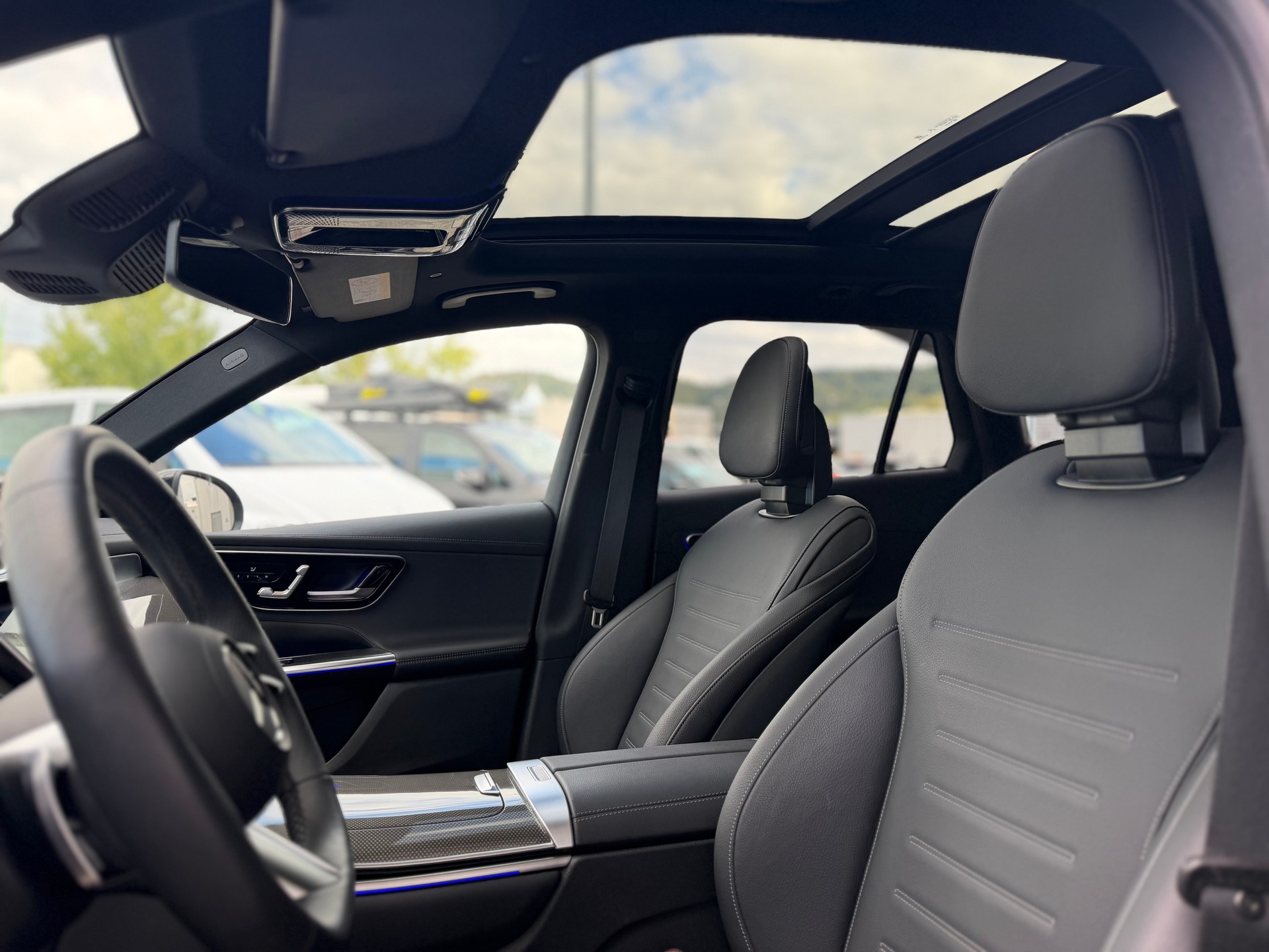 MERCEDES-BENZ GLC 220 d AMG Line 4Matic 9G-Tronic-image-5