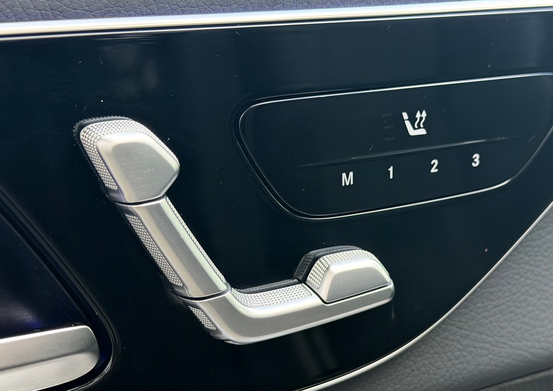 MERCEDES-BENZ GLC 220 d AMG Line 4Matic 9G-Tronic-image-8