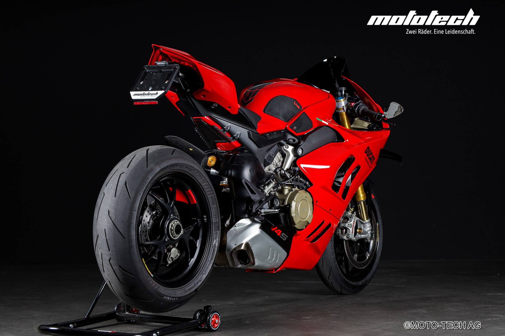 DUCATI Panigale V4 S-showroom-element-2