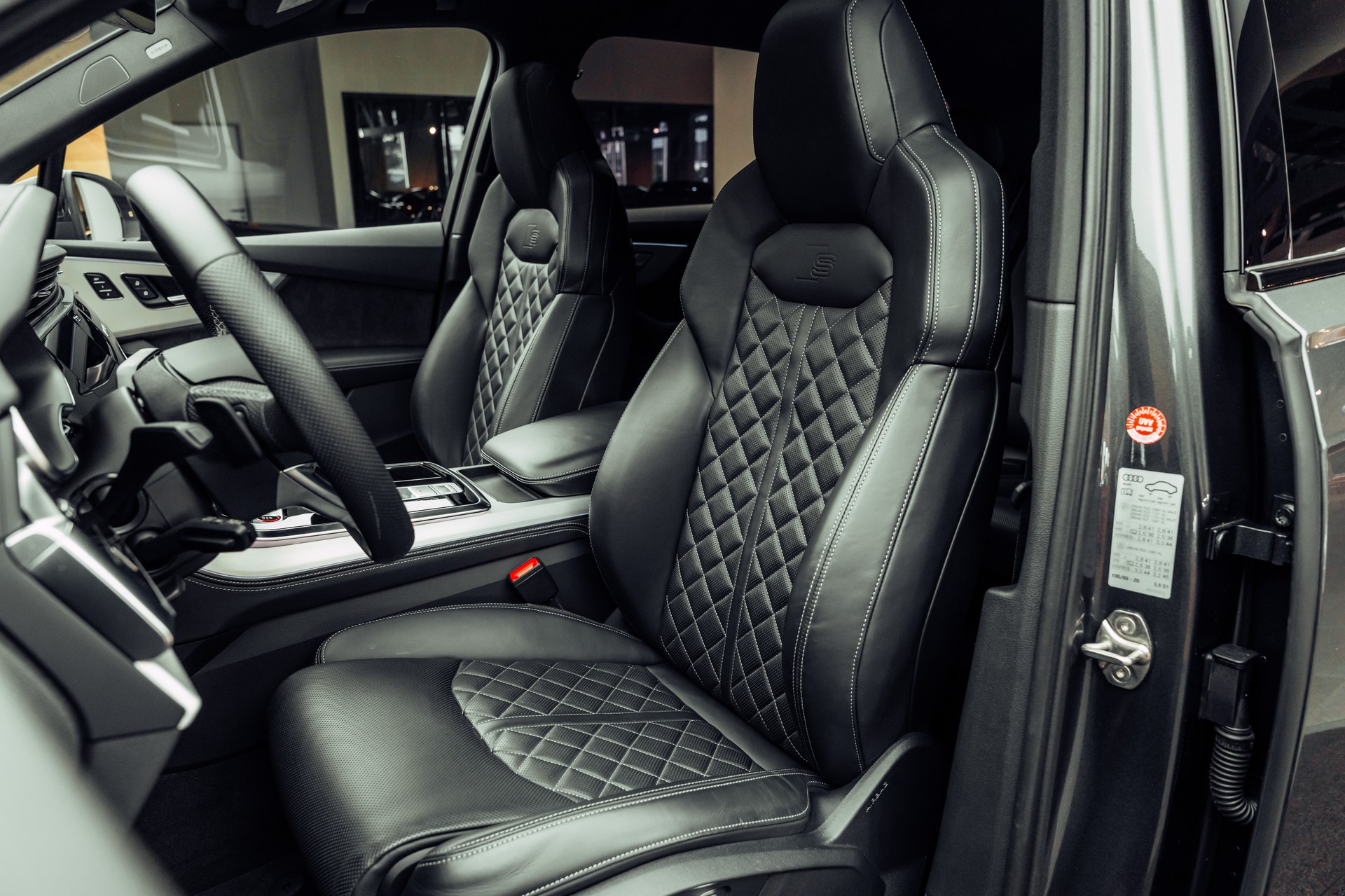 AUDI SQ7 TFSI quattro tiptronic Daytonagrau-image-5