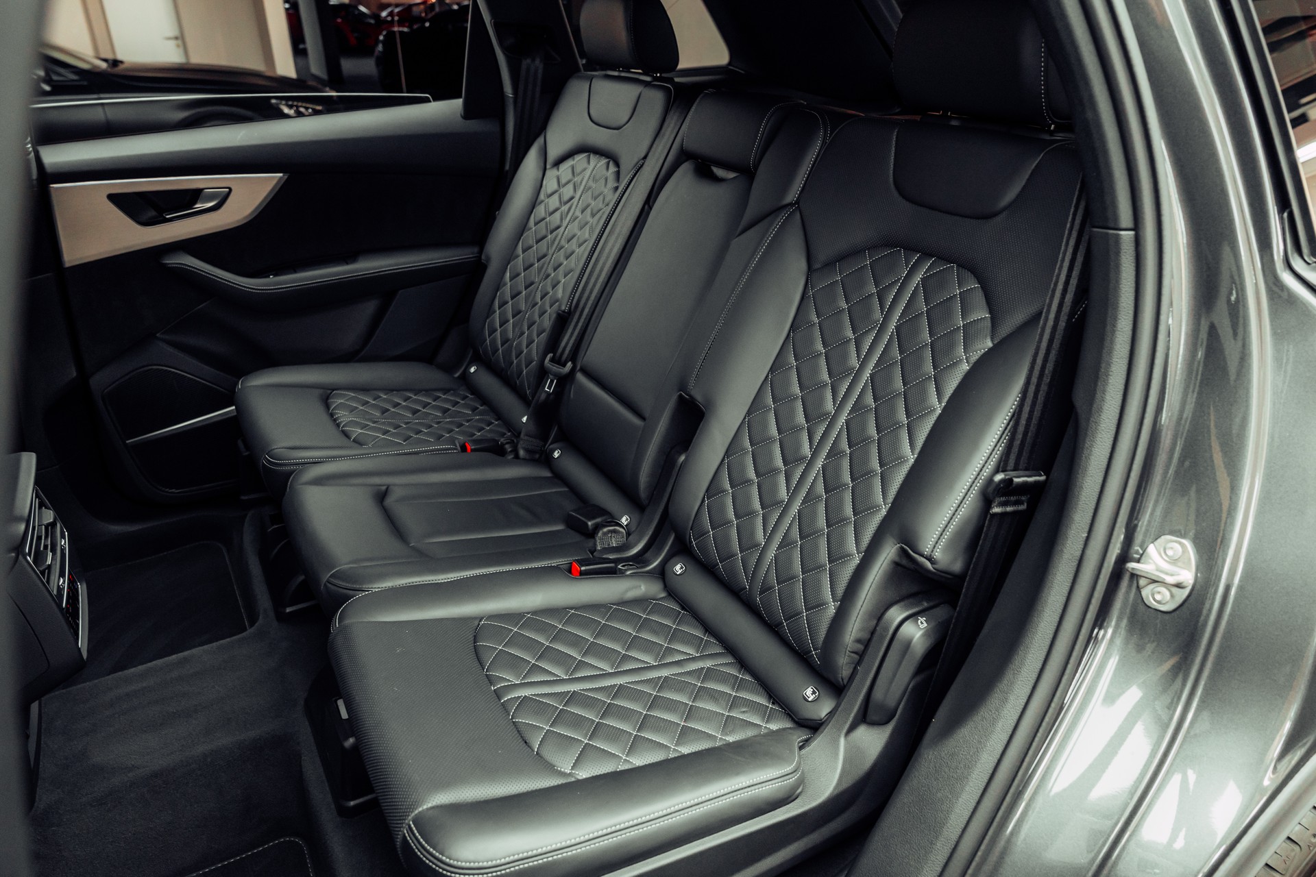 AUDI SQ7 TFSI quattro tiptronic Daytonagrau-image-7