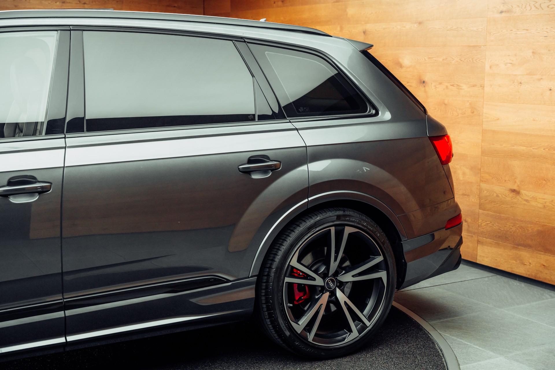 AUDI SQ7 TFSI quattro tiptronic Daytonagrau-image-21
