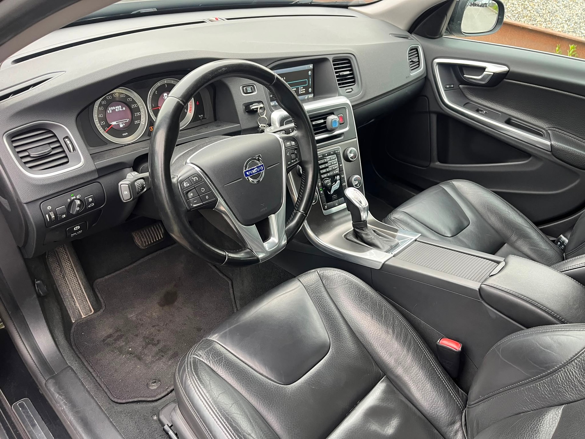 VOLVO V60 D4 Summum Geartronic Frisch ab MFK 09.09.2026-image-5