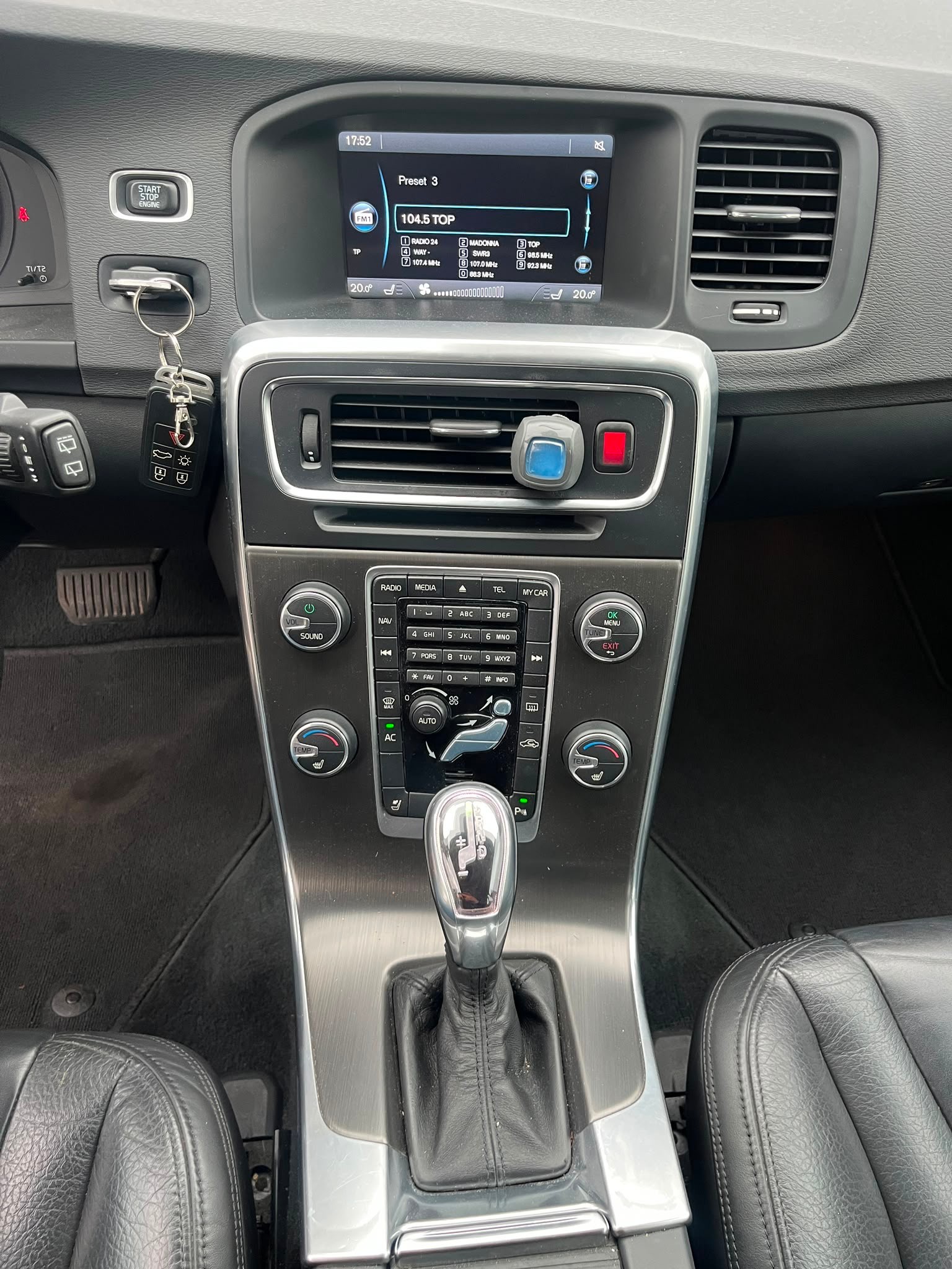 VOLVO V60 D4 Summum Geartronic Frisch ab MFK 09.09.2026-image-4