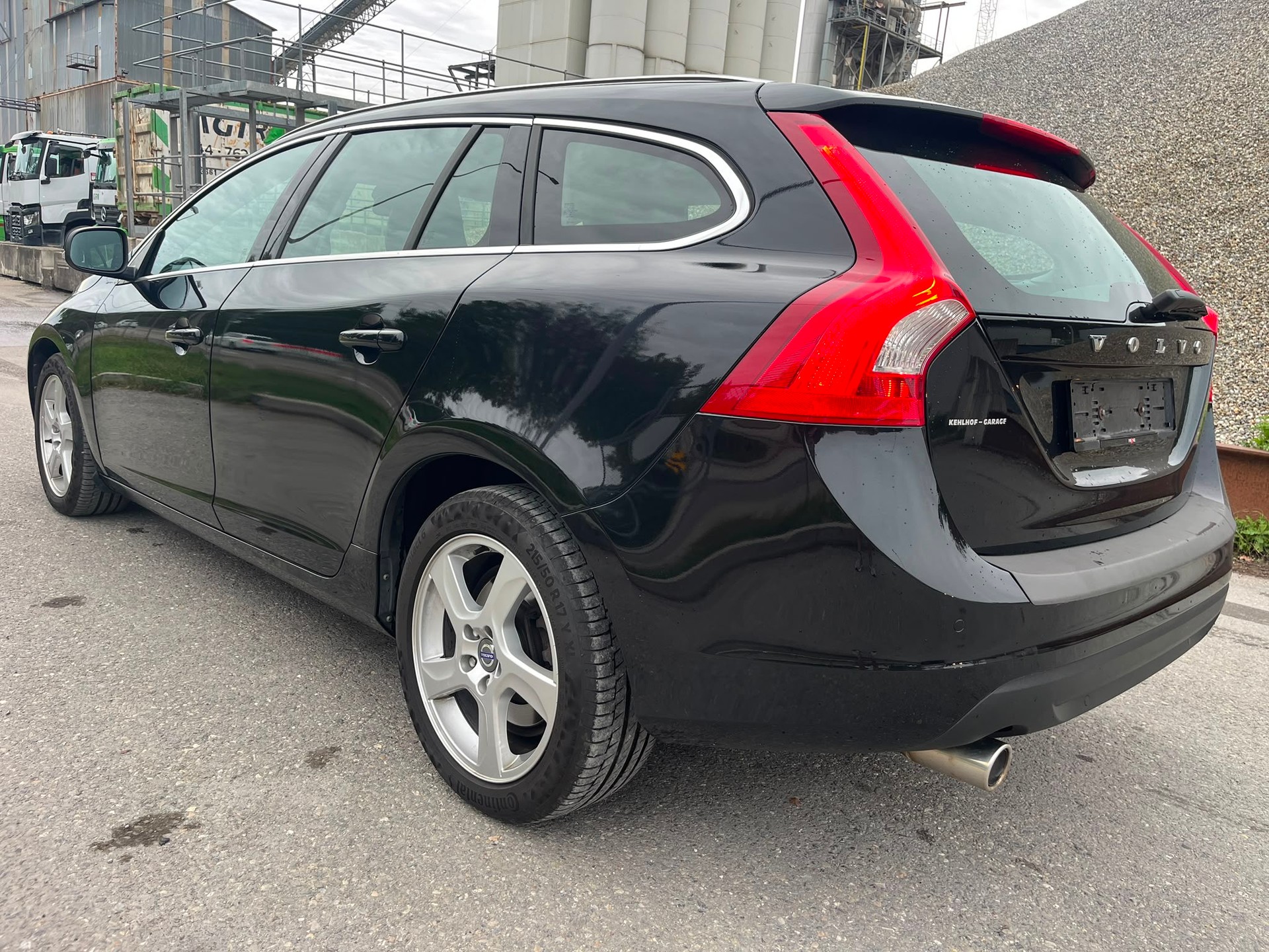 VOLVO V60 D4 Summum Geartronic Frisch ab MFK 09.09.2026-image-2