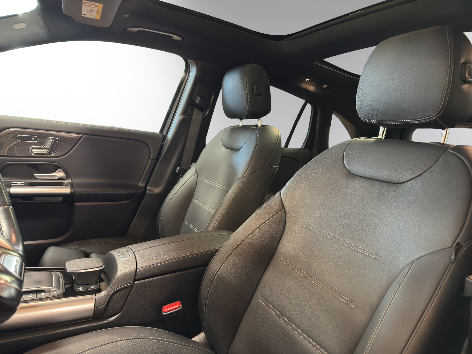 MERCEDES-BENZ GLA 35 AMG 4Matic 8G-Speedshift DCT-image-9