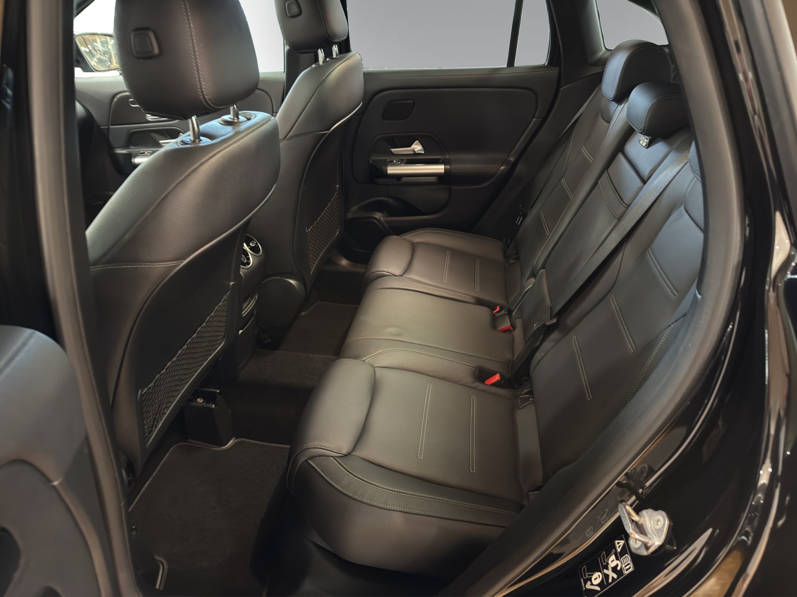 MERCEDES-BENZ GLA 35 AMG 4Matic 8G-Speedshift DCT-image-10