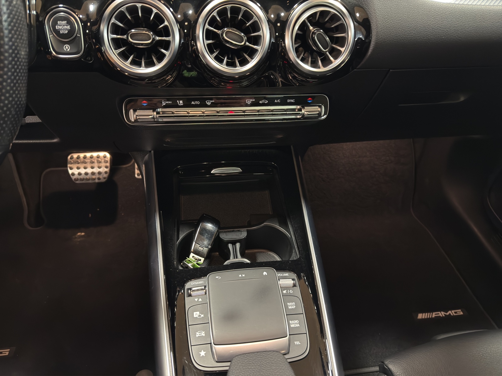 MERCEDES-BENZ GLA 35 AMG 4Matic 8G-Speedshift DCT-image-14