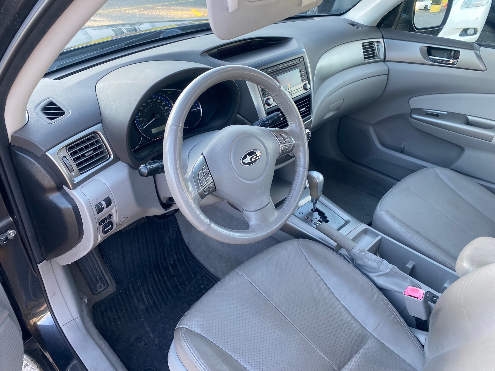 SUBARU Forester 2.0XS Limited Automatic-image-4