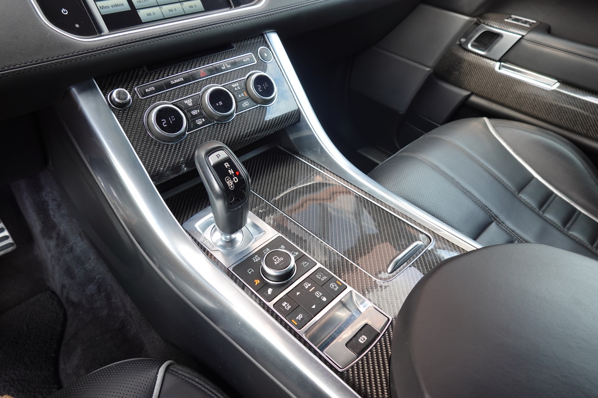 LAND ROVER Range Rover Sport 5.0 V8 SVR MANSORY "*CH Auto * Kit MANSORY - "Carbon * Toit Ouvrant * Son Meridian * Head-Up Display * Caméra"-image-18