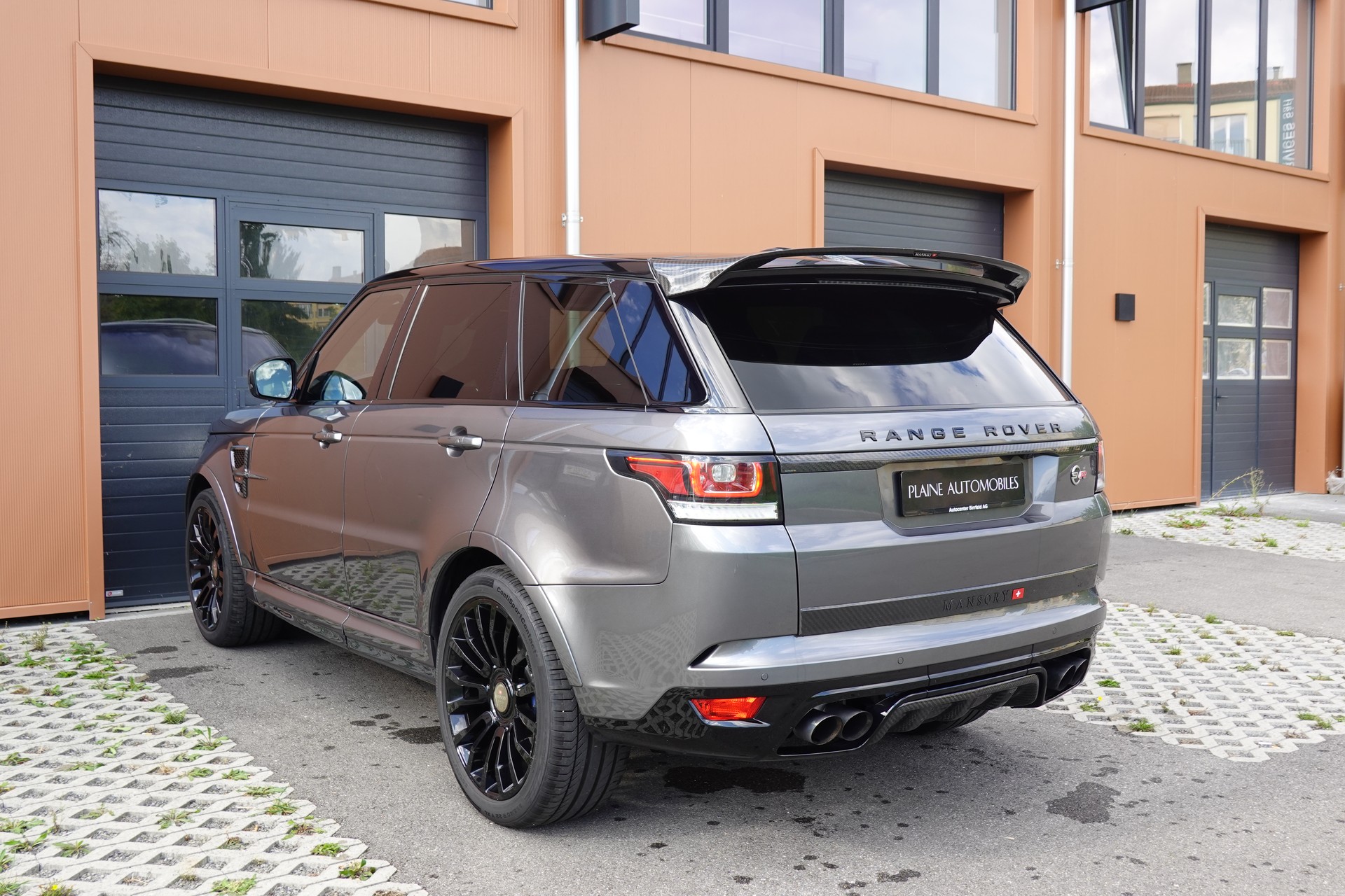 LAND ROVER Range Rover Sport 5.0 V8 SVR MANSORY "*CH Auto * Kit MANSORY - "Carbon * Toit Ouvrant * Son Meridian * Head-Up Display * Caméra"-image-11