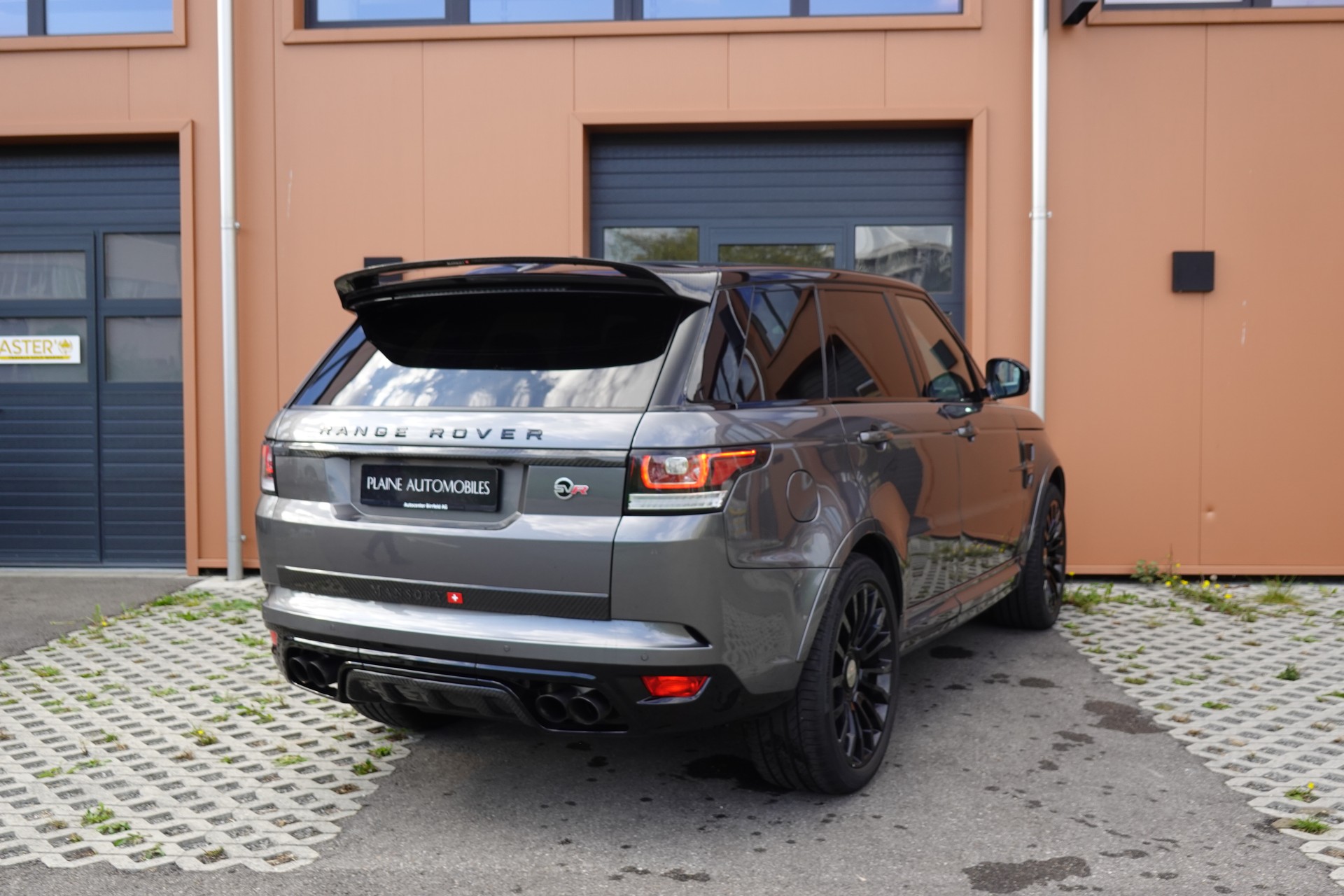 LAND ROVER Range Rover Sport 5.0 V8 SVR MANSORY "*CH Auto * Kit MANSORY - "Carbon * Toit Ouvrant * Son Meridian * Head-Up Display * Caméra"-image-9