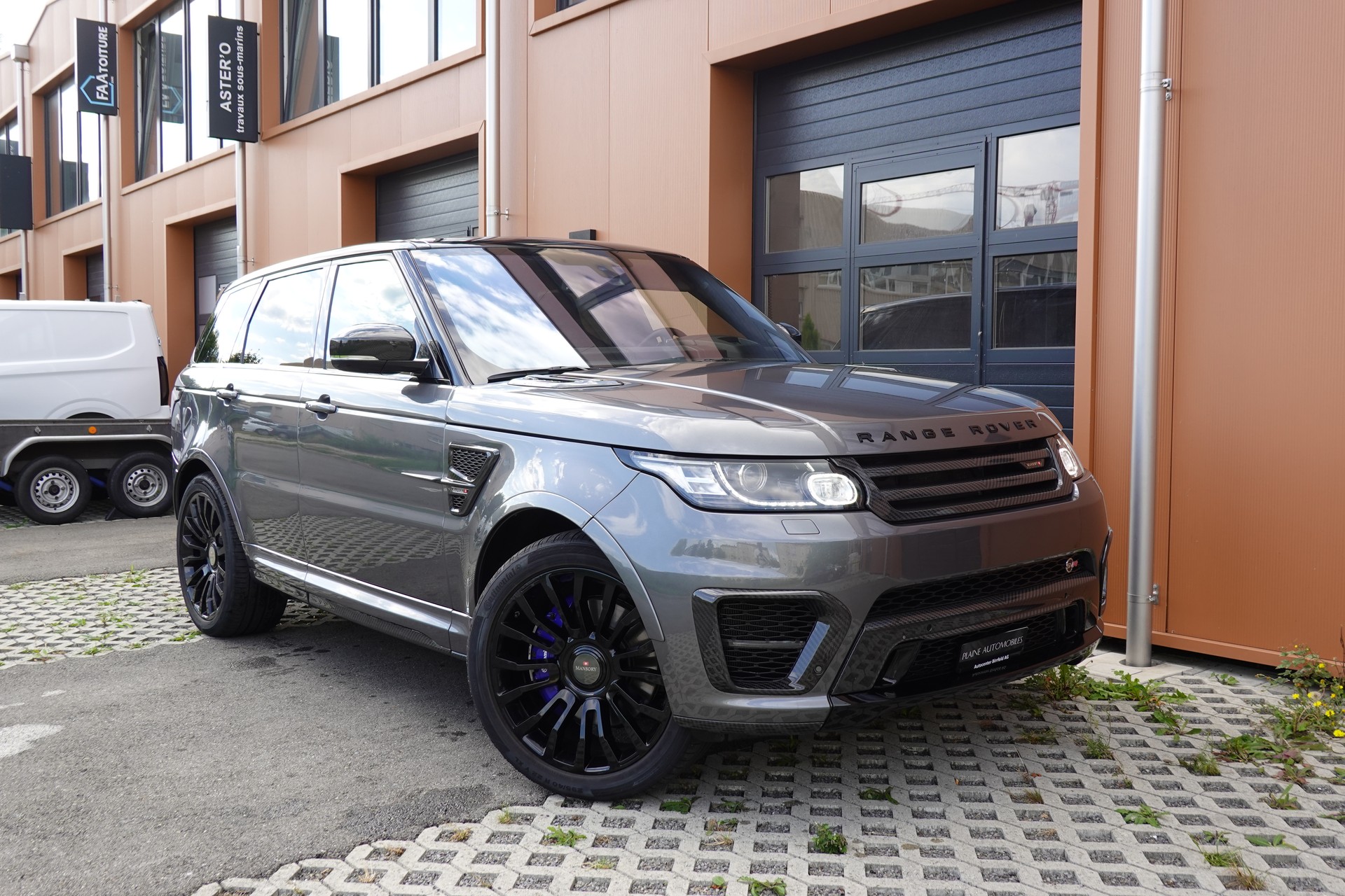 LAND ROVER Range Rover Sport 5.0 V8 SVR MANSORY "*CH Auto * Kit MANSORY - "Carbon * Toit Ouvrant * Son Meridian * Head-Up Display * Caméra"-image-5