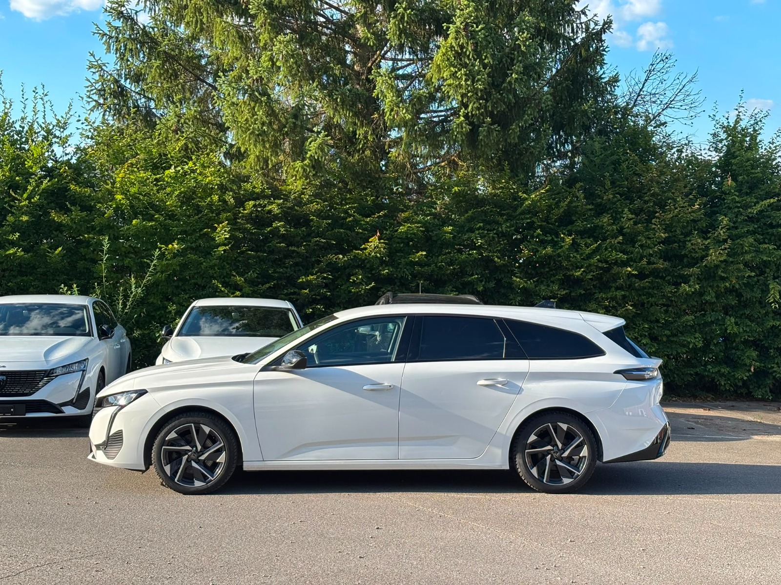 PEUGEOT 308 SW 1.5 BlueHDI Allure Pack EAT8-image-7