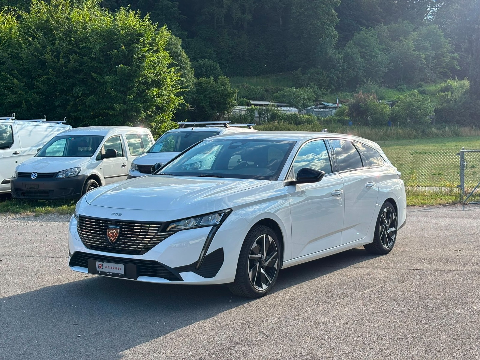PEUGEOT 308 SW 1.5 BlueHDI Allure Pack EAT8-image-2