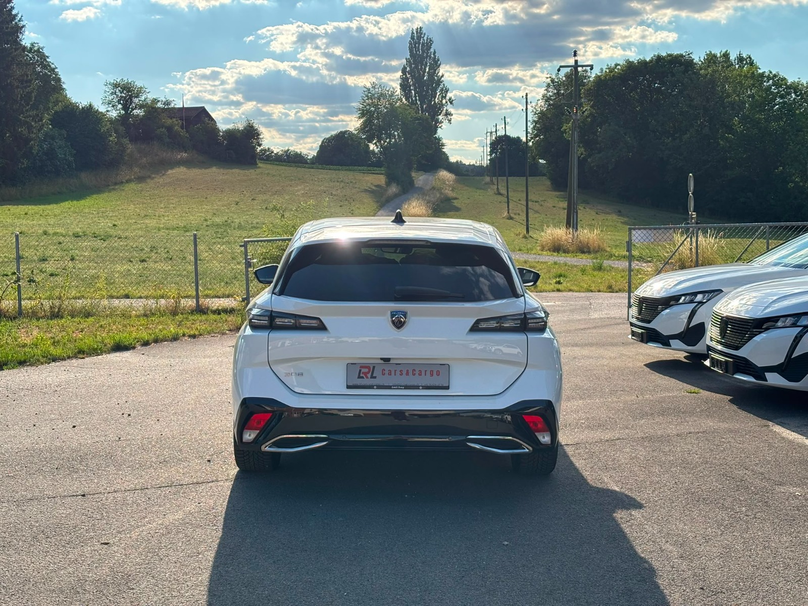PEUGEOT 308 SW 1.5 BlueHDI Allure Pack EAT8-image-5