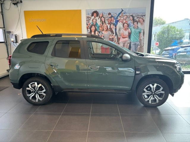 DACIA Duster TCe 150 Journey 4x4-image-1