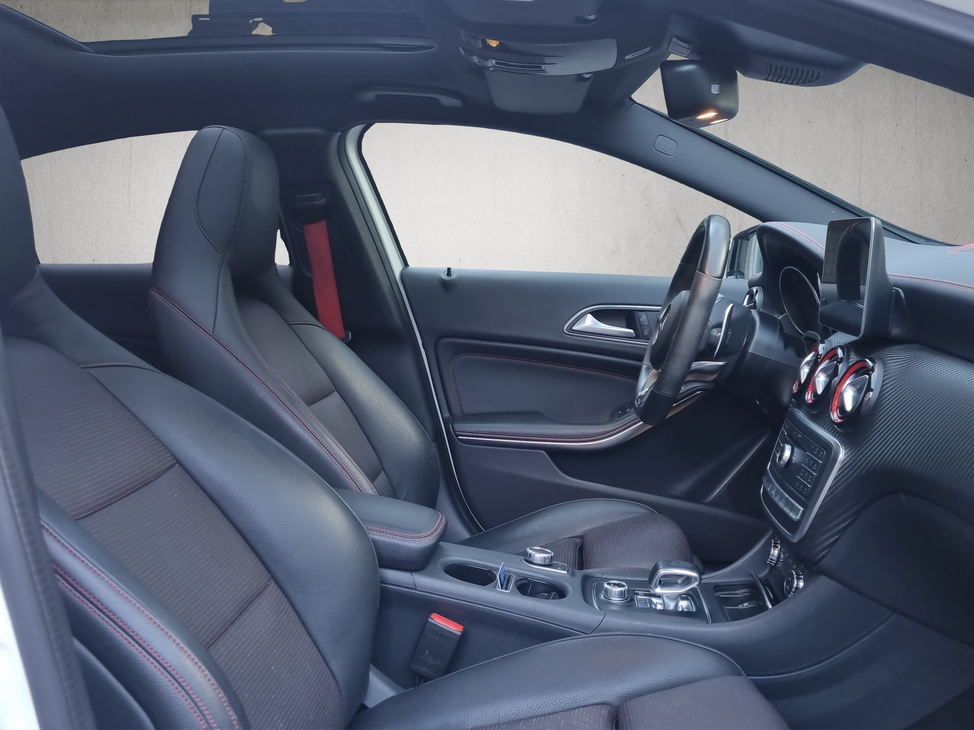MERCEDES-BENZ A 45 AMG 4m-image-12