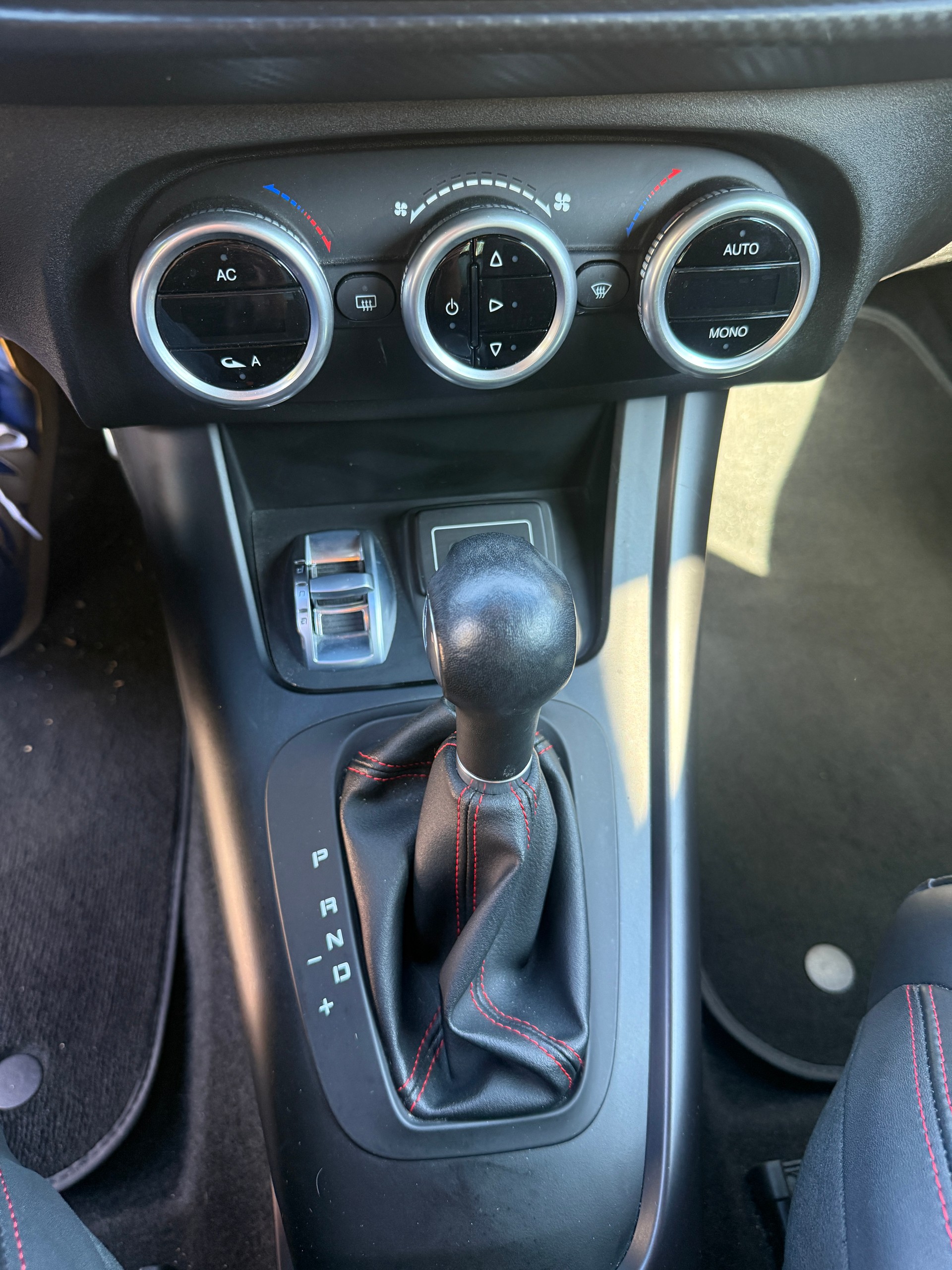 ALFA ROMEO Giulietta 1750 TBi Veloce TCT-image-6