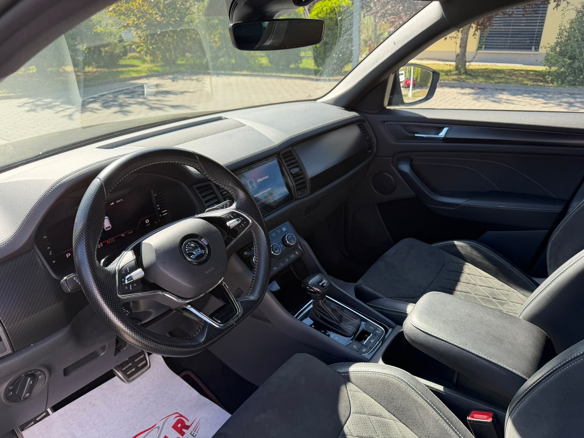 SKODA Kodiaq 2.0 TDI CR SportLine 4x4 DSG-image-8