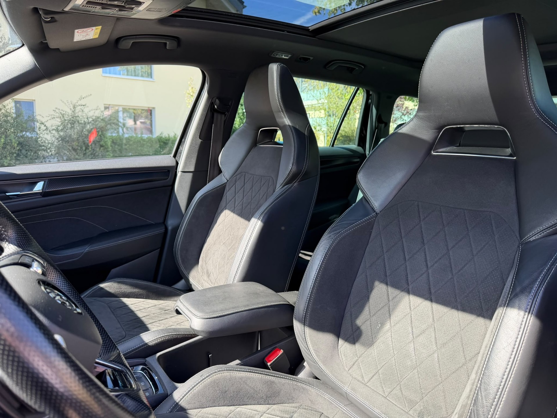 SKODA Kodiaq 2.0 TDI CR SportLine 4x4 DSG-image-11