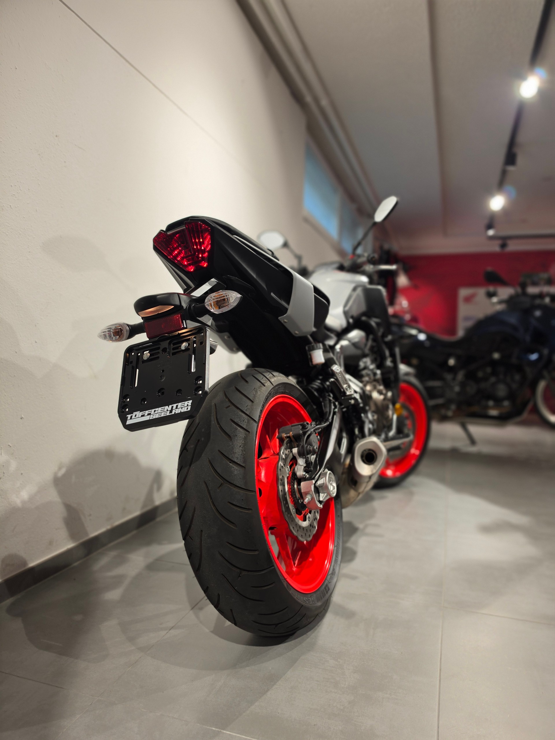 YAMAHA MT-07 ABS (35kW)-showroom-element-3