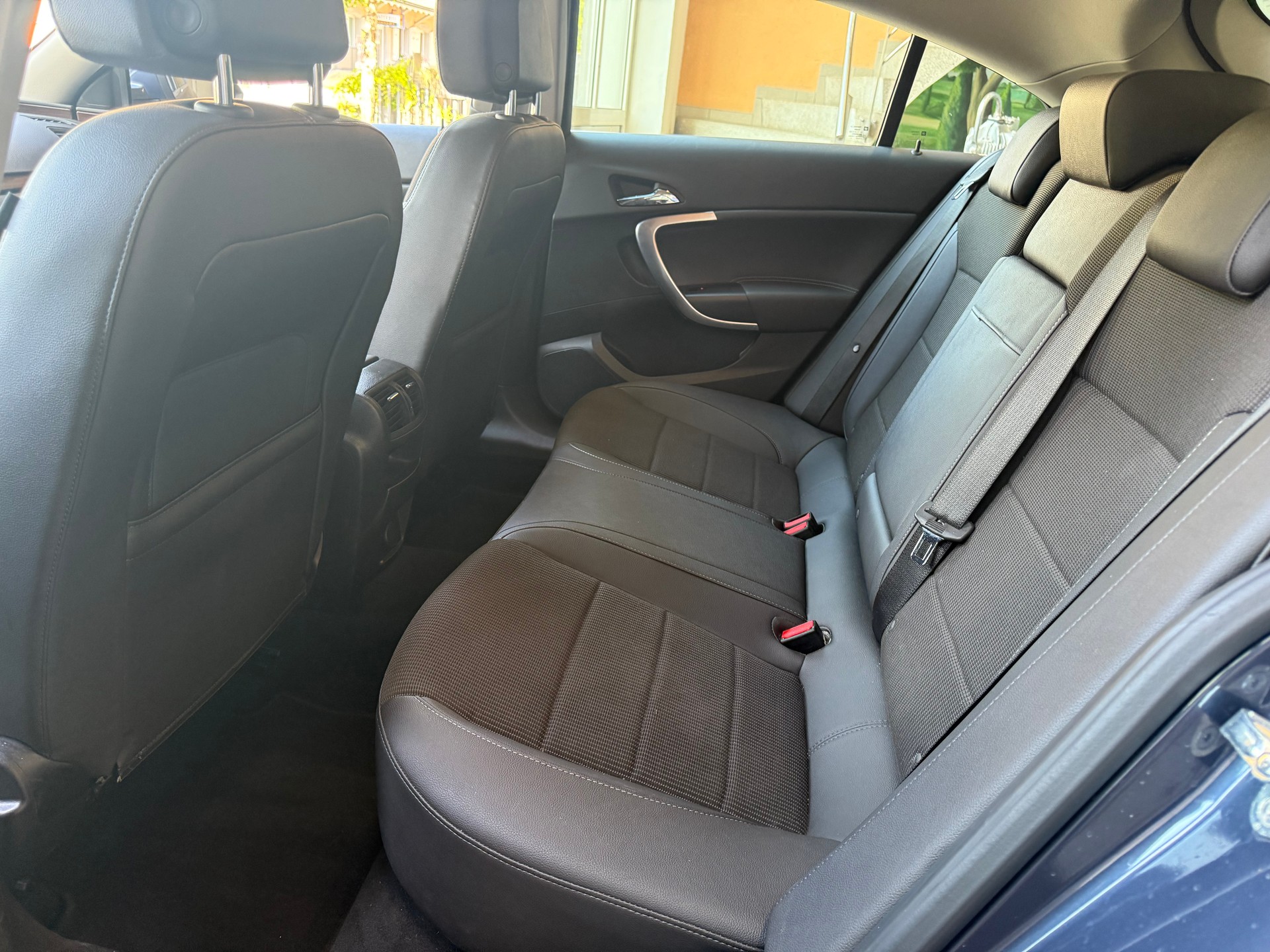 OPEL Insignia 2.8 Turbo Cosmo 4WD Automatic-image-6