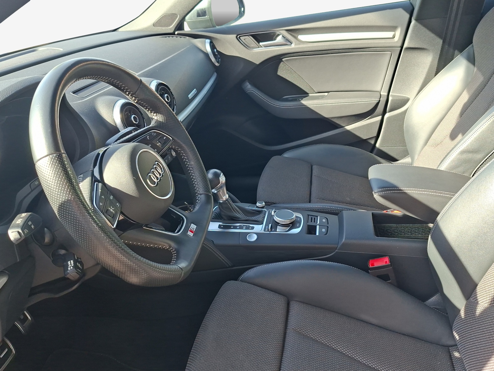 AUDI A3 Sportback 40 TFSI e-tron Sport S-tronic-image-8