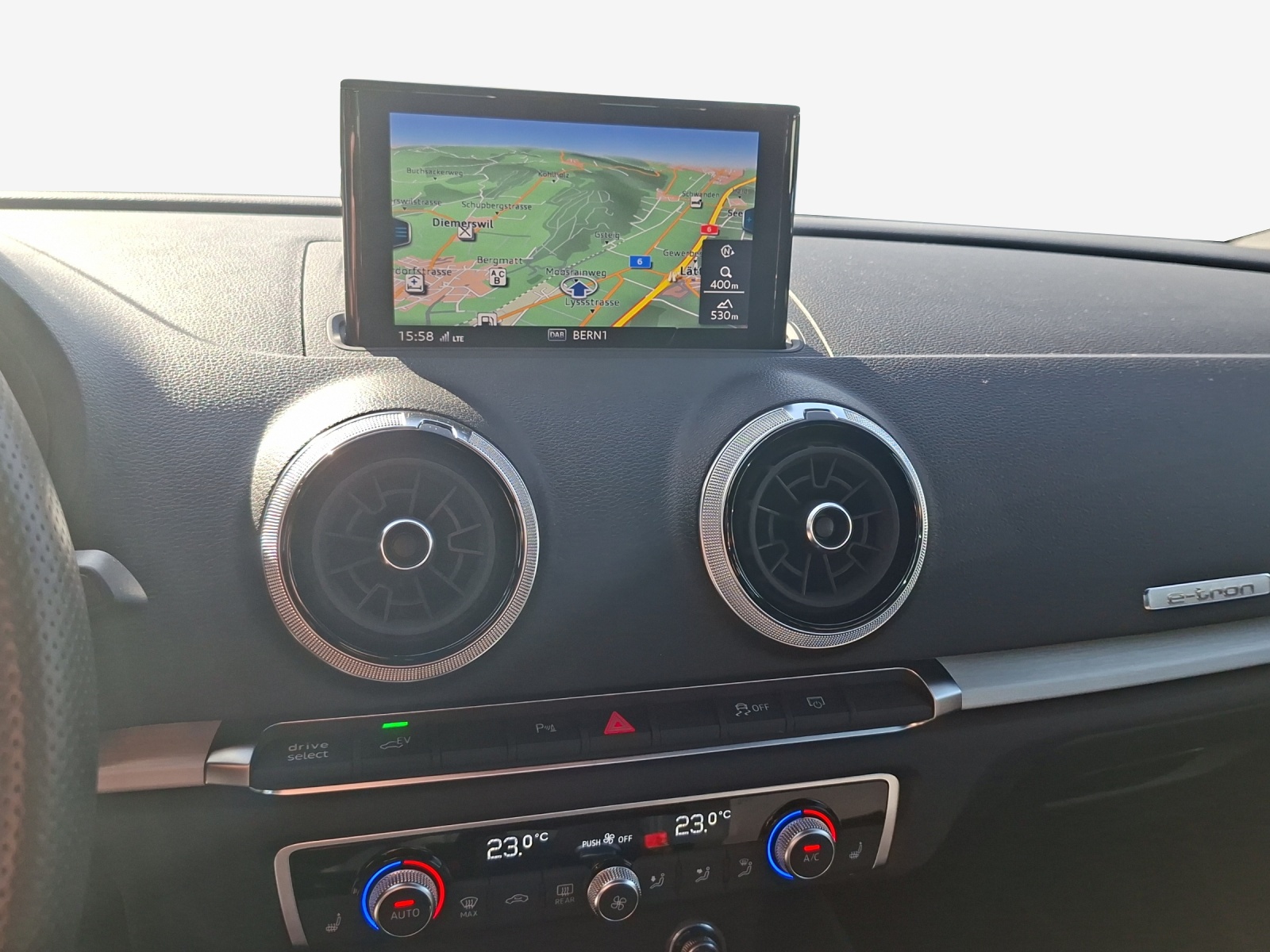 AUDI A3 Sportback 40 TFSI e-tron Sport S-tronic-image-11