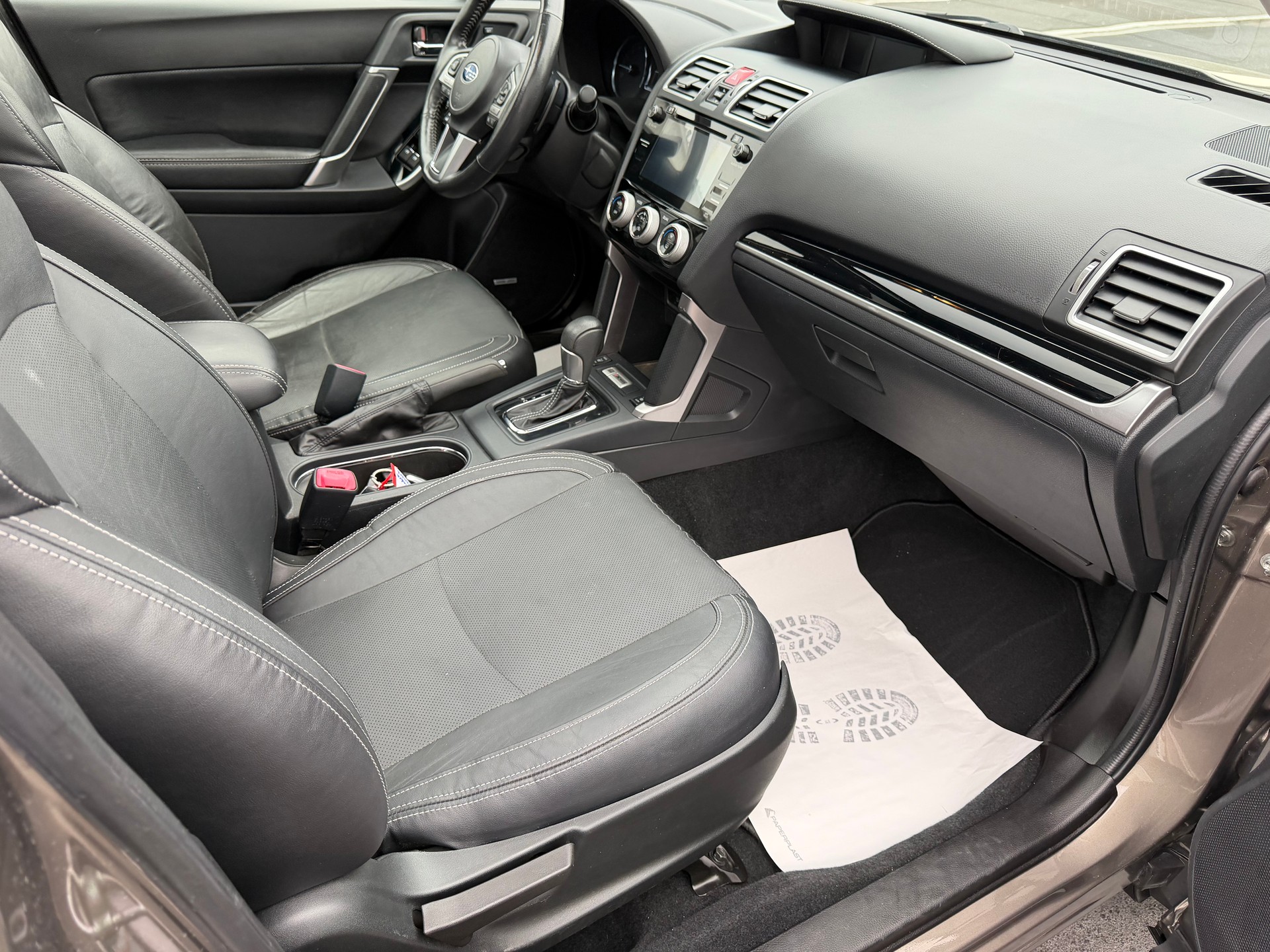 SUBARU Forester 2.0XT Luxury Lineartronic-image-17