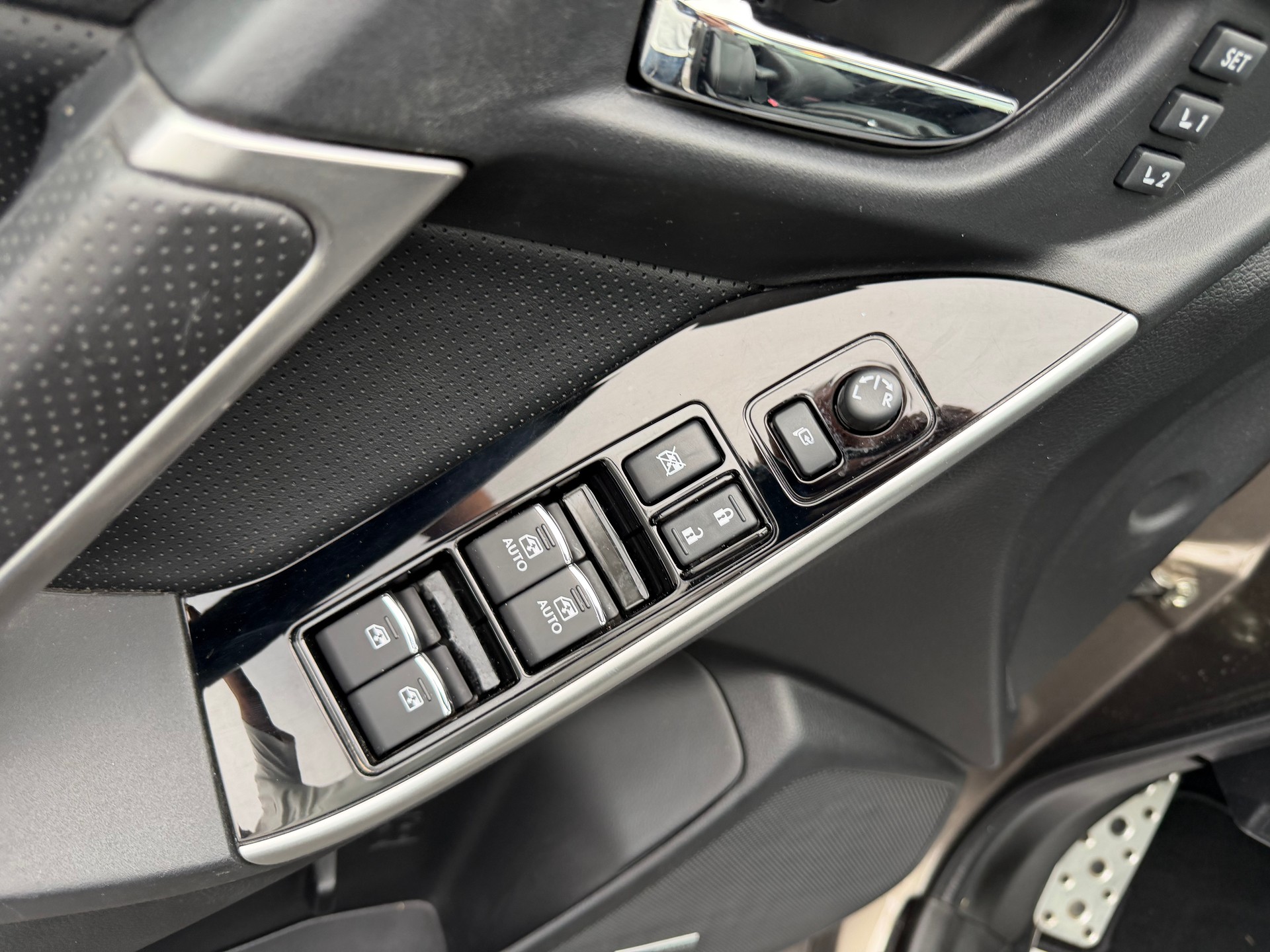 SUBARU Forester 2.0XT Luxury Lineartronic-image-8