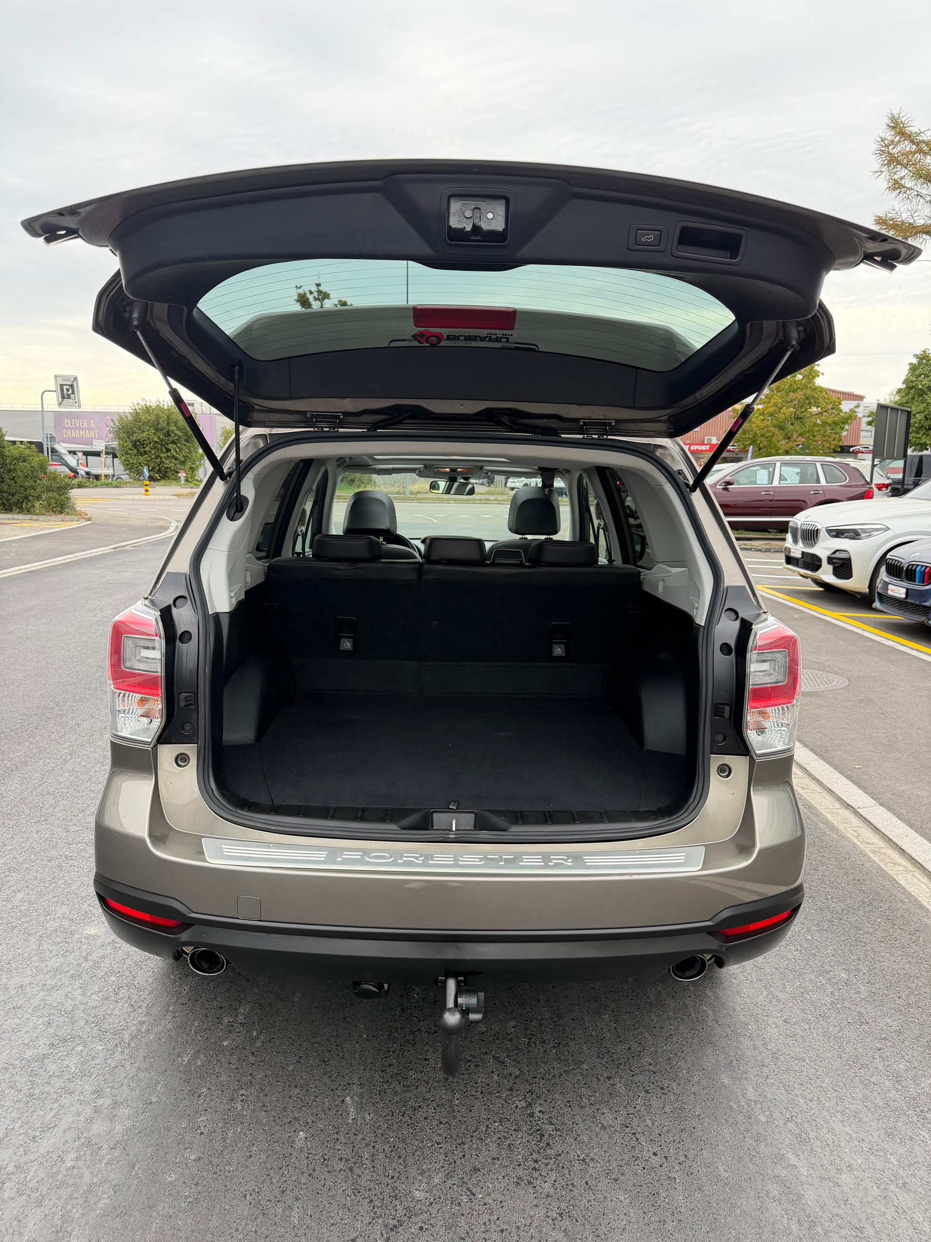 SUBARU Forester 2.0XT Luxury Lineartronic-image-14