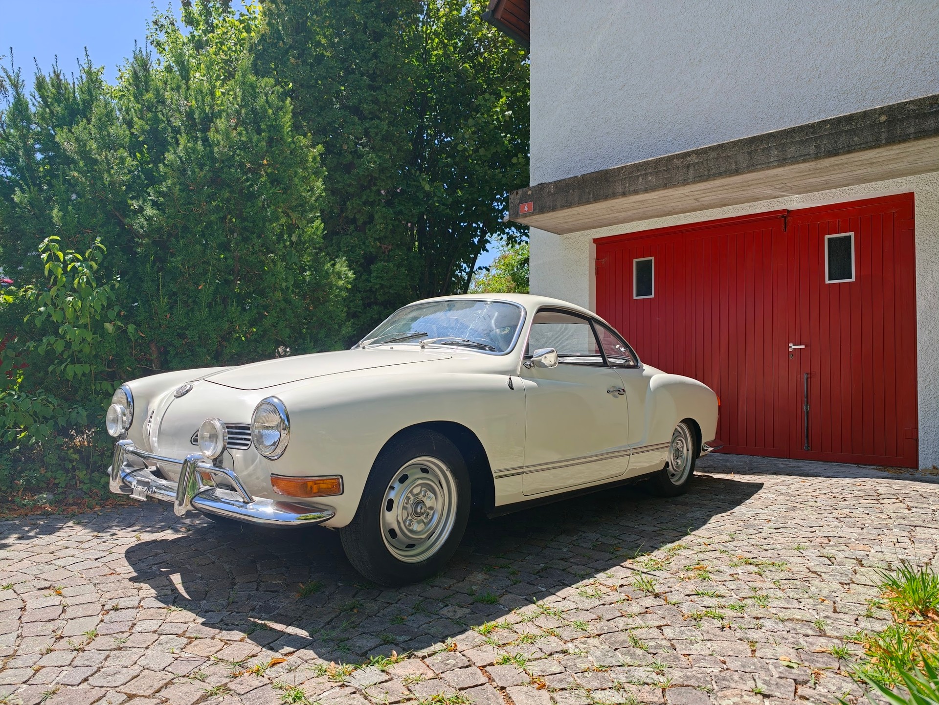 VW KARMANN-GHIA-image-1