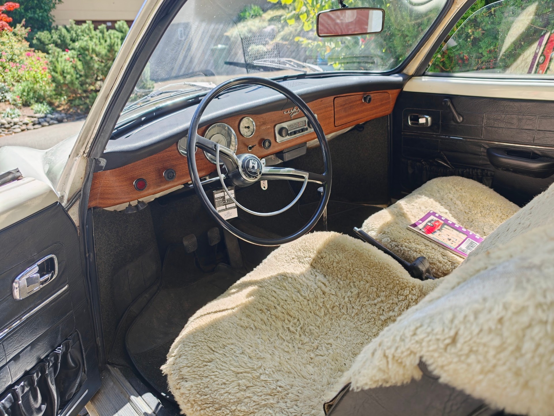 VW KARMANN-GHIA-image-4