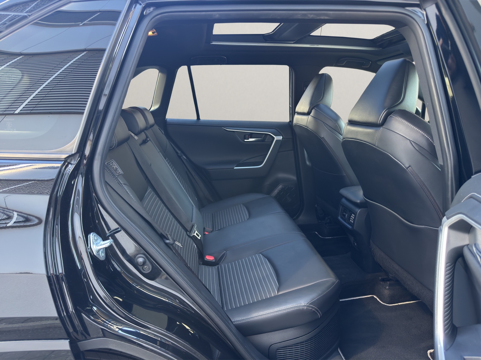 TOYOTA RAV-4 2.5 HSD Black Edition e-CVT 4WD-image-13