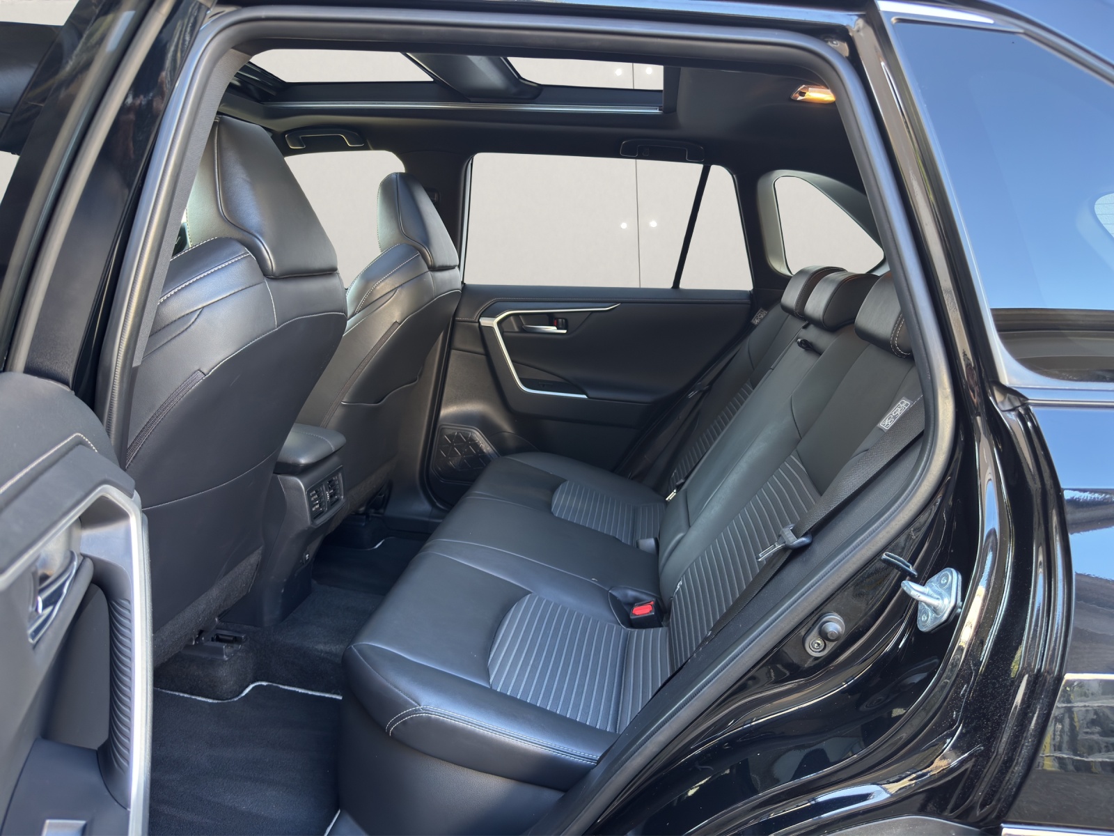 TOYOTA RAV-4 2.5 HSD Black Edition e-CVT 4WD-image-12