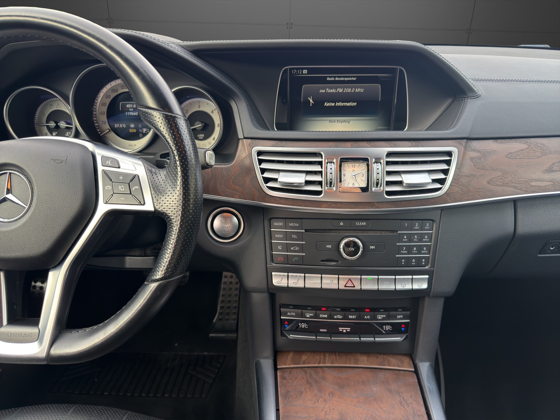 MERCEDES-BENZ E 350 BlueTEC Avantgarde 4Matic 7G-Tronic-image-12