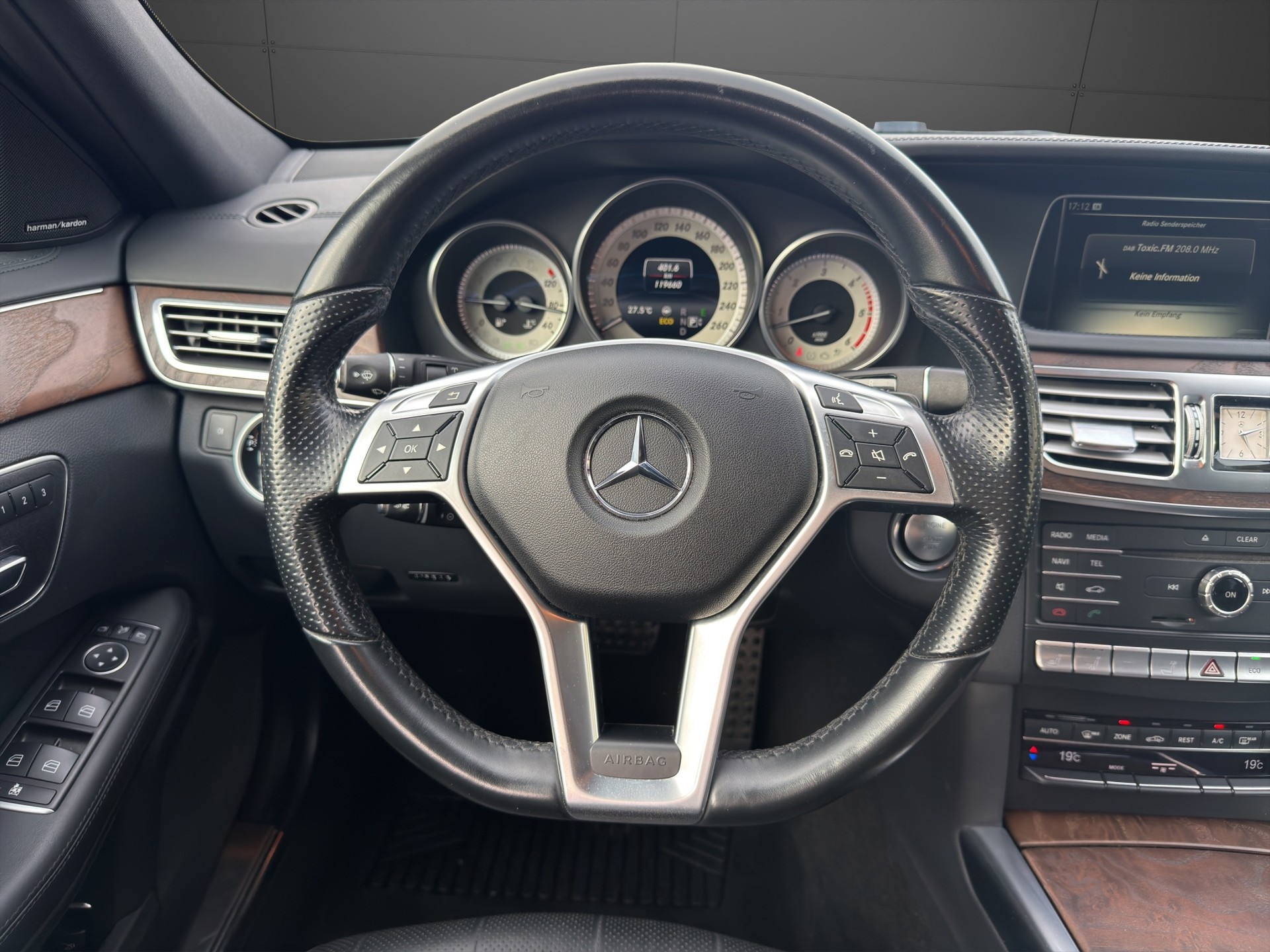 MERCEDES-BENZ E 350 BlueTEC Avantgarde 4Matic 7G-Tronic-image-11