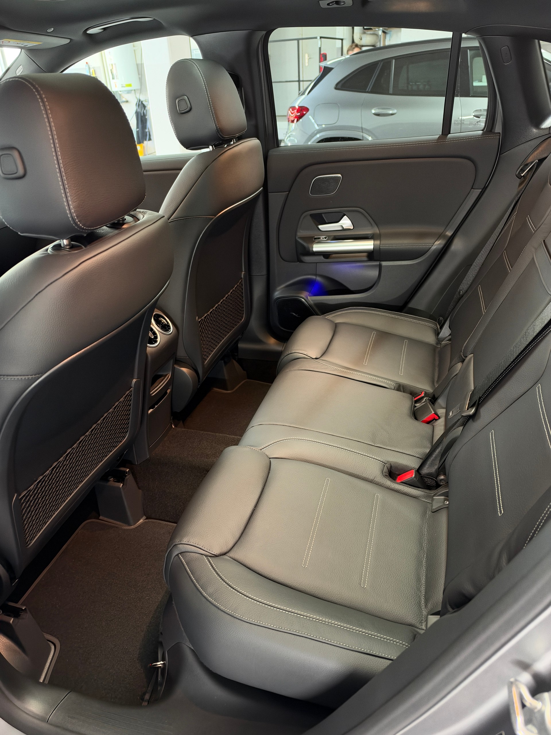 MERCEDES-BENZ GLA 250 4Matic Swiss Star-image-12