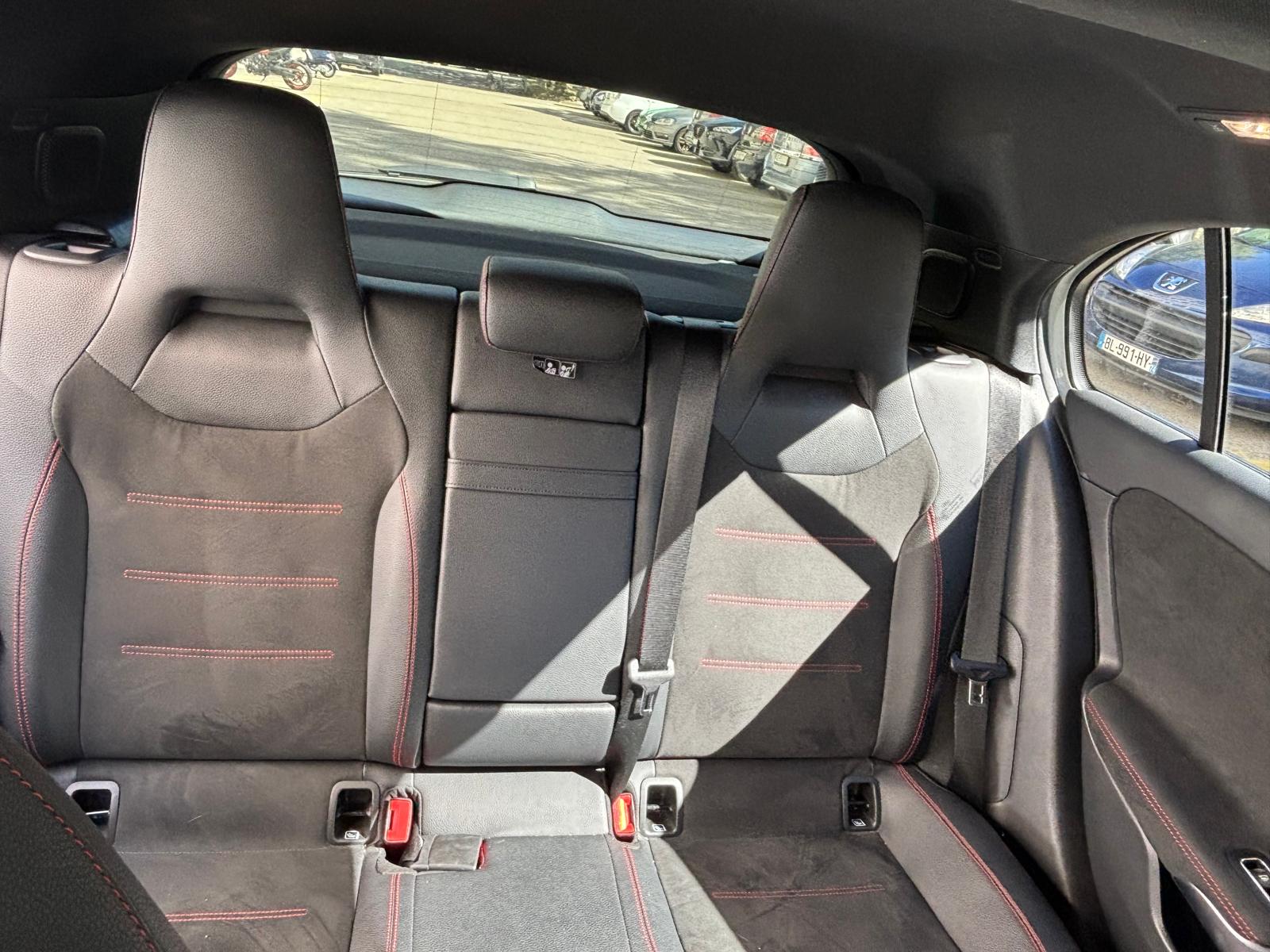MERCEDES-BENZ A 220 AMG Line 4m-image-2
