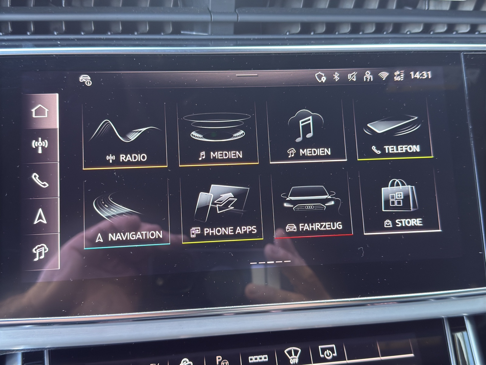 AUDI Q8 55 TFSI e quattro PHEV tiptronic-image-16