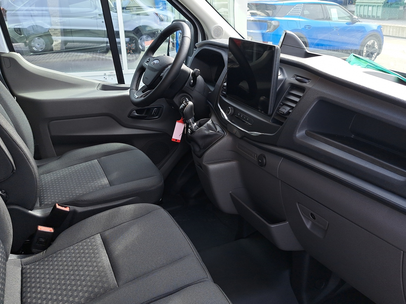 FORD Transit Van 350 L2 Trend 2.0 TDCi 130 4WD-image-7