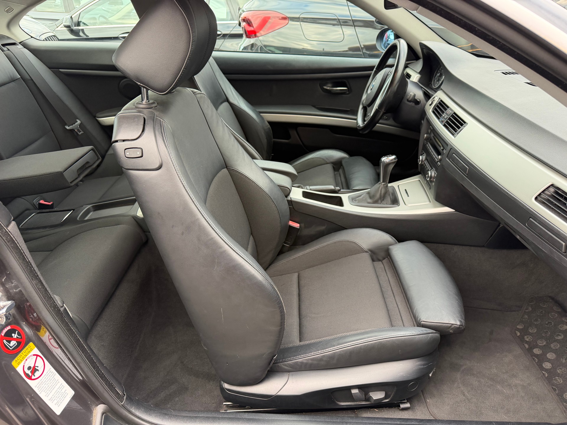 BMW 335i xDrive Coupé-image-26
