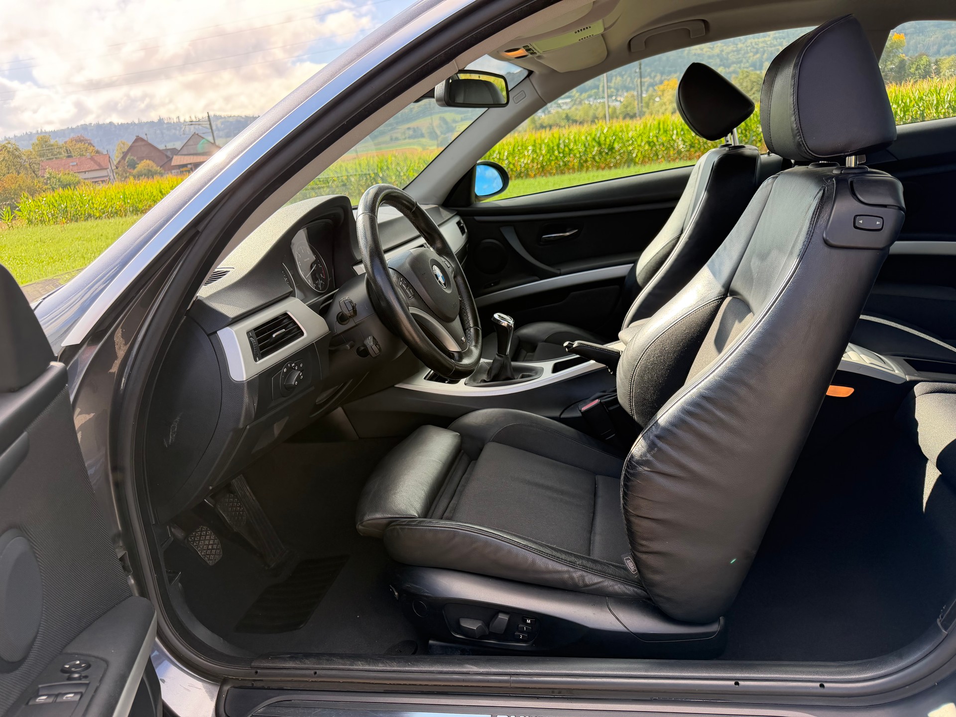 BMW 335i xDrive Coupé-image-21