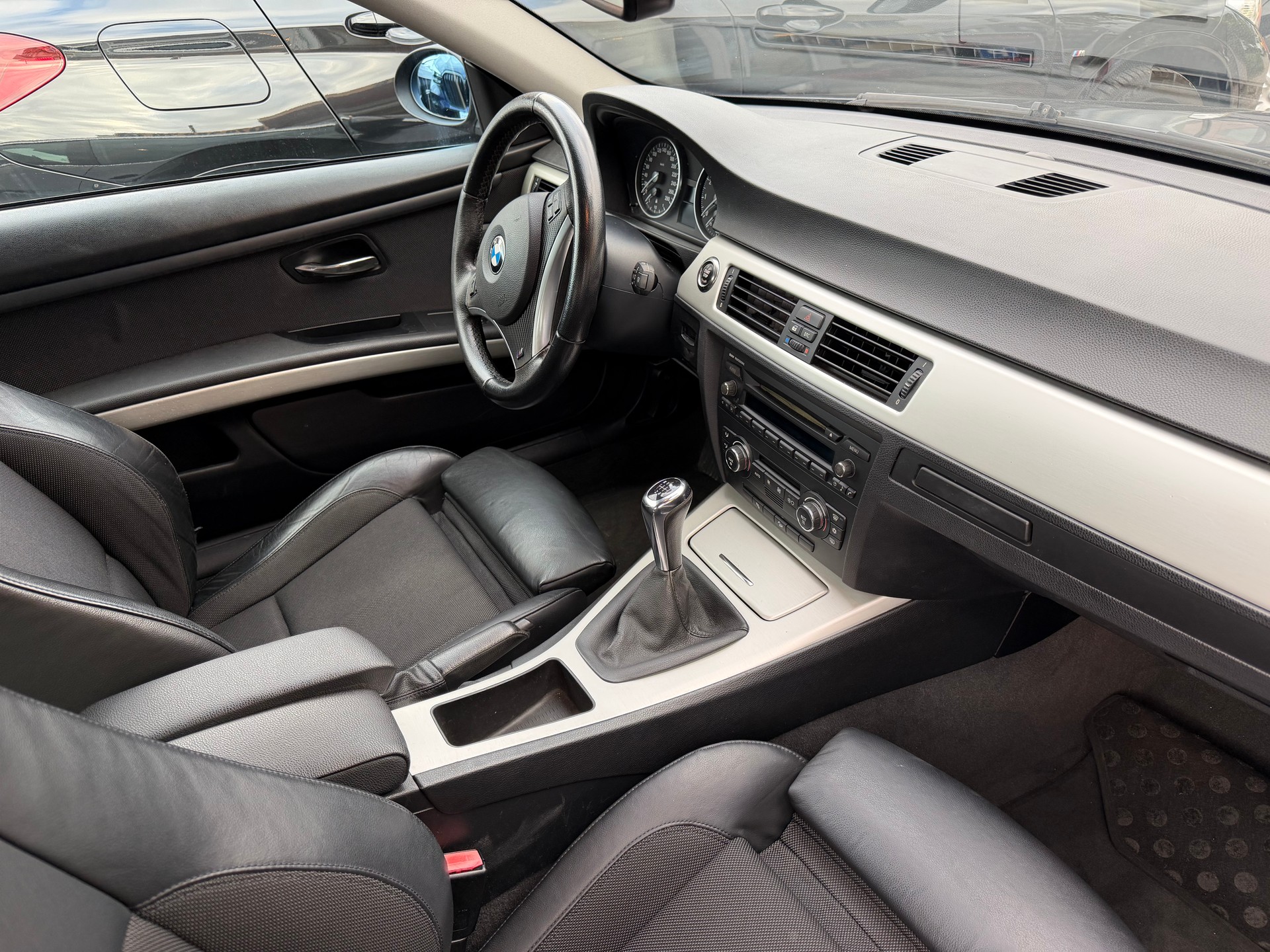 BMW 335i xDrive Coupé-image-18