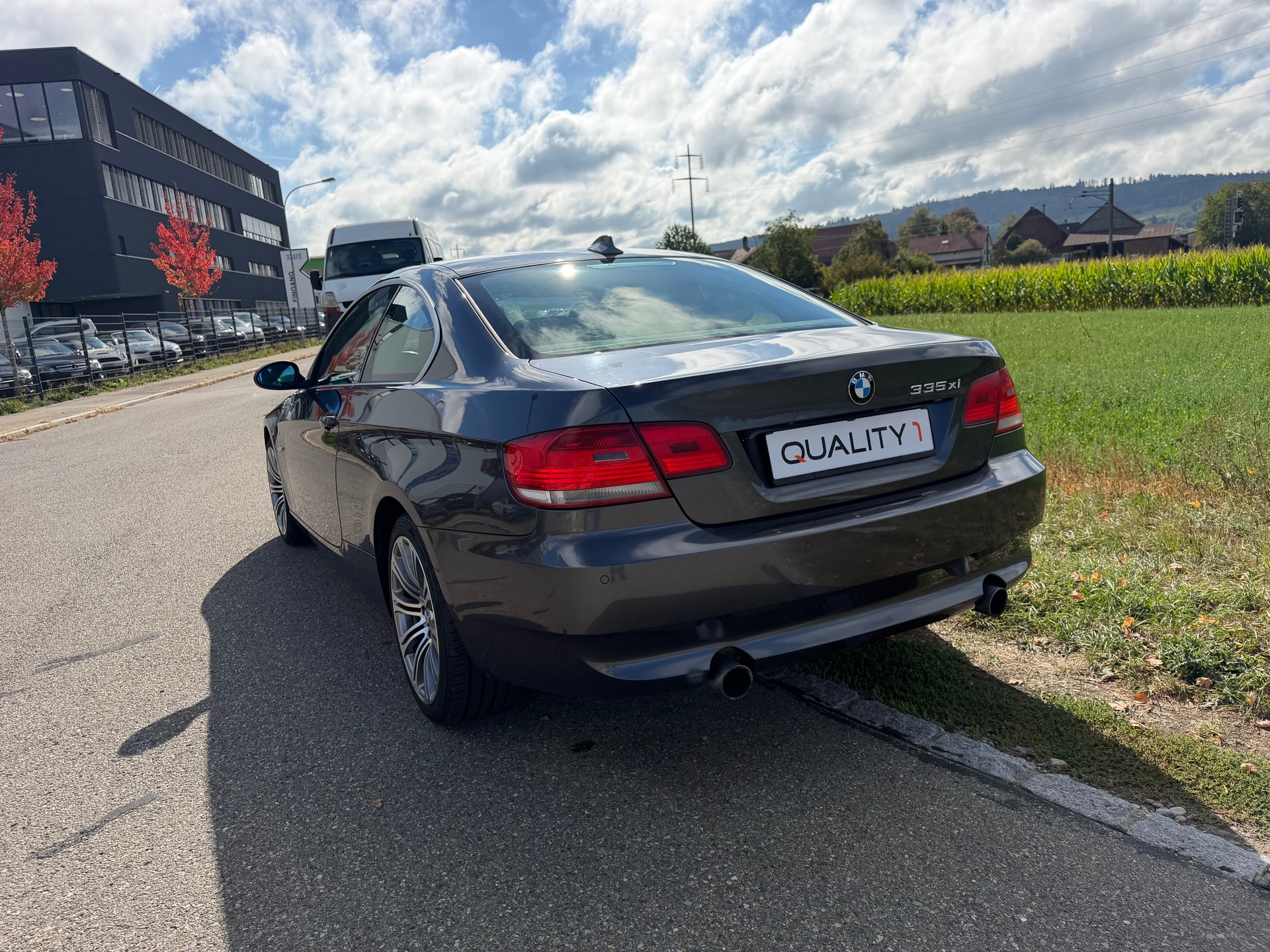 BMW 335i xDrive Coupé-image-10