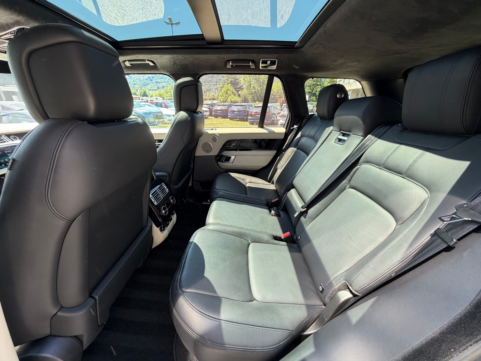 LAND ROVER Range Rover 4.4 SDV8 Autobiography Automatic-image-17